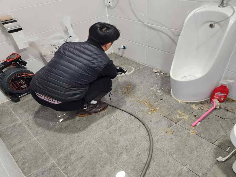 연수구 소변기·상가 배관 작업사례 5