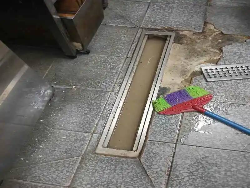 연수구 싱크대에 기름을 버리면 생기는 일